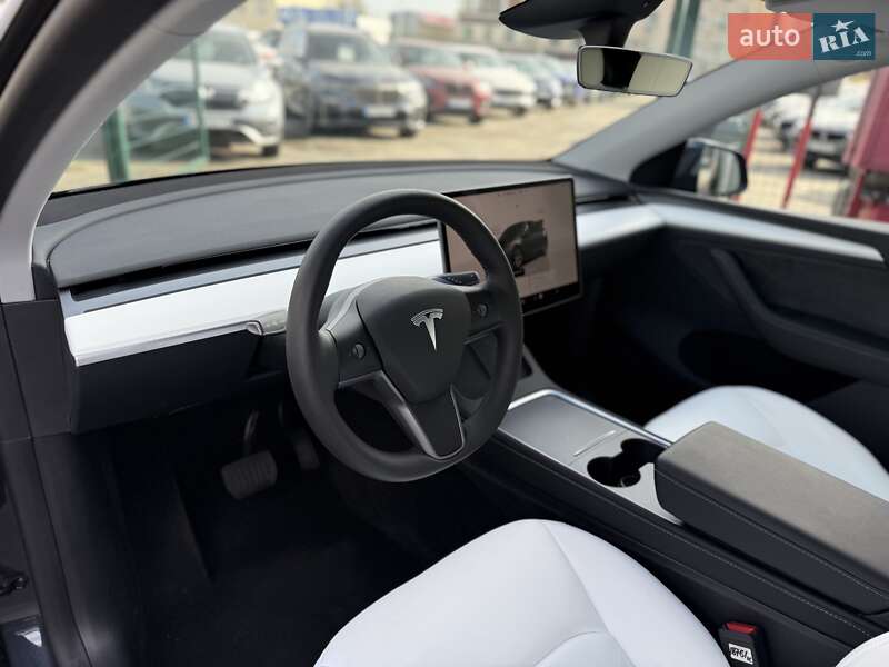 Позашляховик / Кросовер Tesla Model Y 2024 в Києві фото 17 Позашляховик / Кросовер Tesla Model Y 2024 в Києві