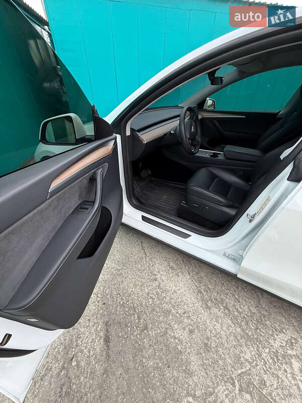 Позашляховик / Кросовер Tesla Model Y 2023 в Білій Церкві фото 18 Позашляховик / Кросовер Tesla Model Y 2023 в Білій Церкві