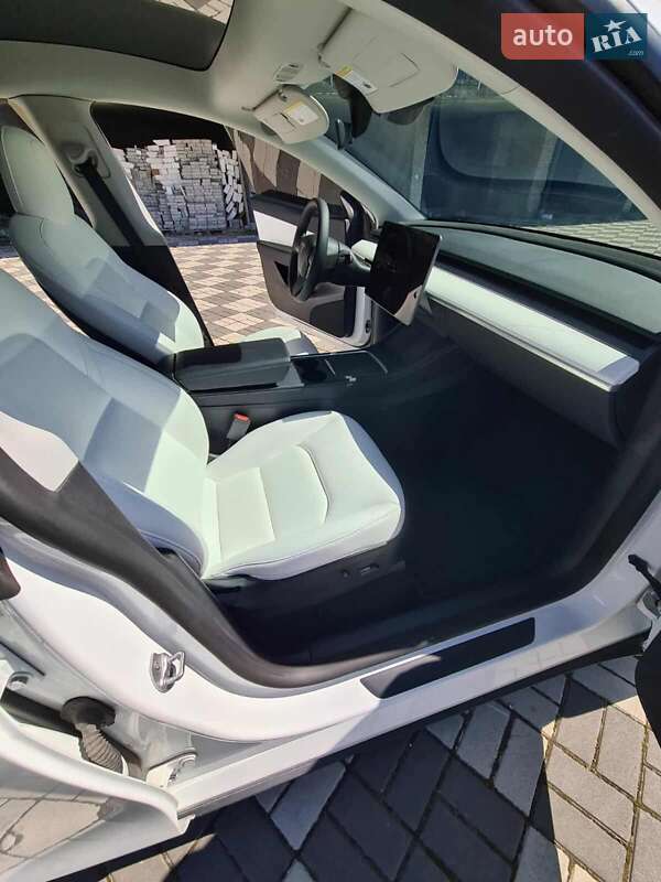 Позашляховик / Кросовер Tesla Model Y 2022 в Буську