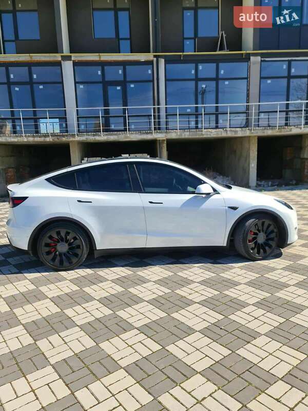 Позашляховик / Кросовер Tesla Model Y 2022 в Буську