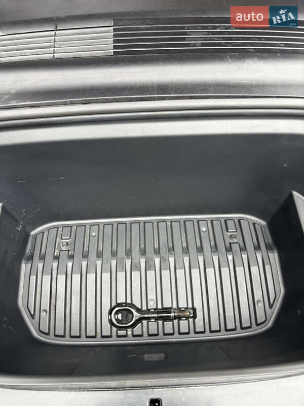 Позашляховик / Кросовер Tesla Model Y 2020 в Тернополі