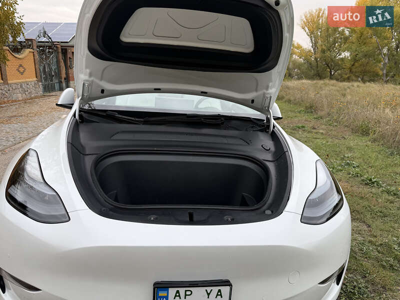 Внедорожник / Кроссовер Tesla Model Y 2021 в Запорожье