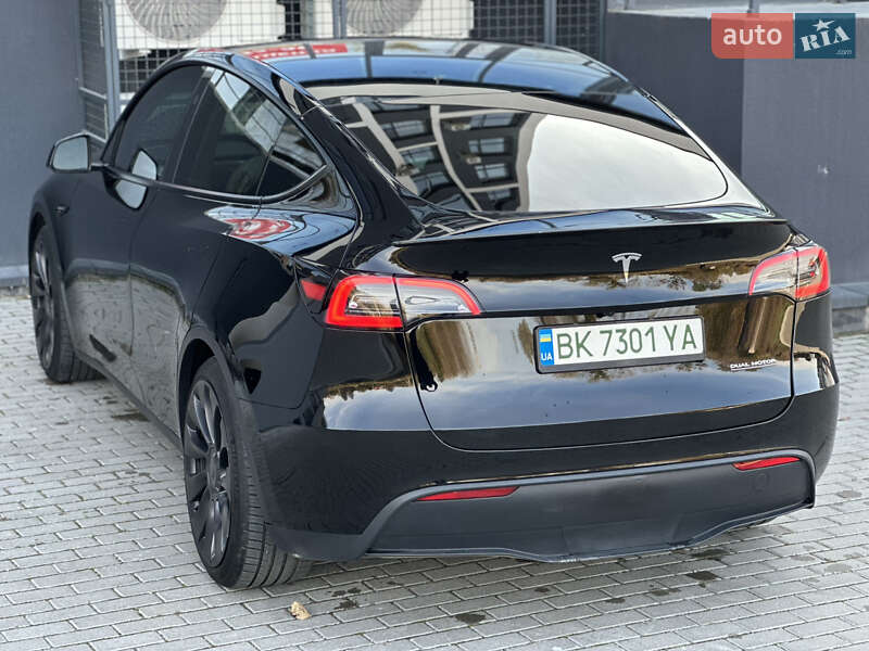 Позашляховик / Кросовер Tesla Model Y 2023 в Рівному фото 12 Позашляховик / Кросовер Tesla Model Y 2023 в Рівному