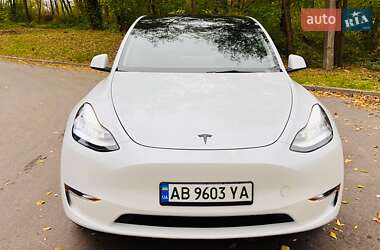 Позашляховик / Кросовер Tesla Model Y 2023 в  фото 2 Позашляховик / Кросовер Tesla Model Y 2023 в
