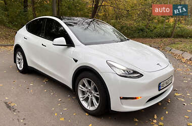 Позашляховик / Кросовер Tesla Model Y 2023 в  фото 5 Позашляховик / Кросовер Tesla Model Y 2023 в