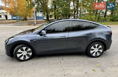 Позашляховик / Кросовер Tesla Model Y 2023 в  фото 4 Позашляховик / Кросовер Tesla Model Y 2023 в