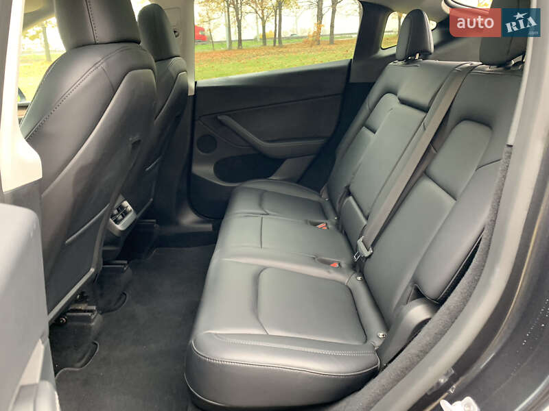 Внедорожник / Кроссовер Tesla Model Y 2024 в Киеве