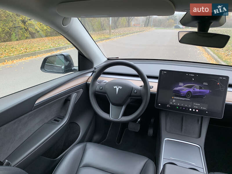 Внедорожник / Кроссовер Tesla Model Y 2024 в Киеве