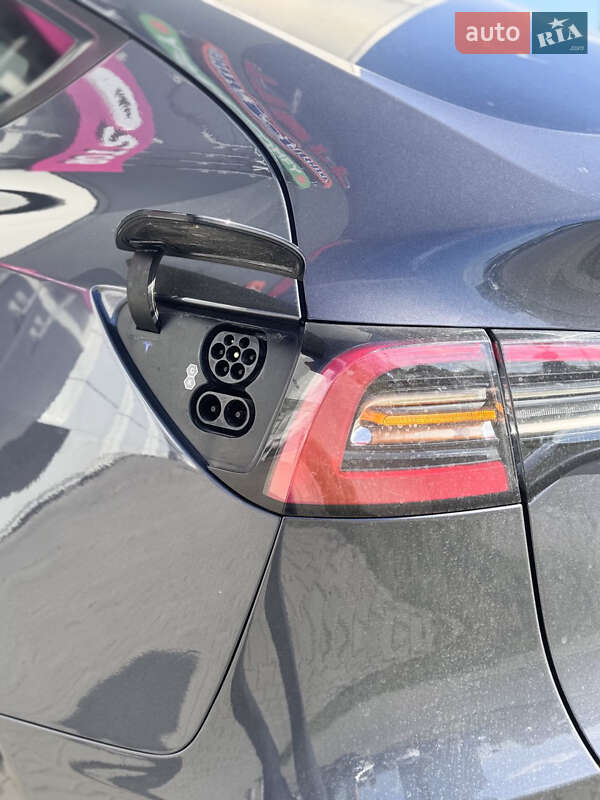Позашляховик / Кросовер Tesla Model Y 2022 в Києві
