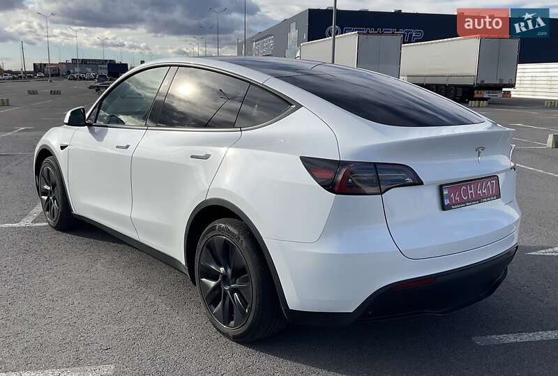 Позашляховик / Кросовер Tesla Model Y 2024 в Львові фото 4 Позашляховик / Кросовер Tesla Model Y 2024 в Львові
