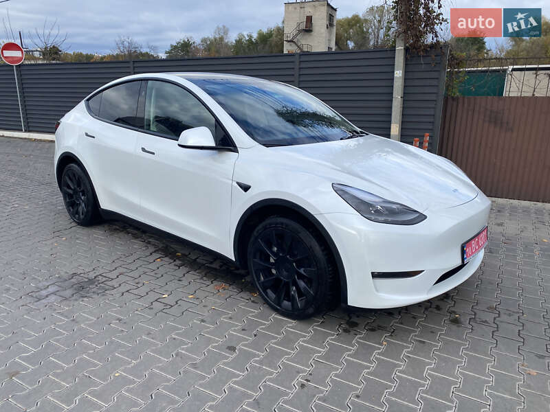 Позашляховик / Кросовер Tesla Model Y 2023 в Києві фото 10 Позашляховик / Кросовер Tesla Model Y 2023 в Києві