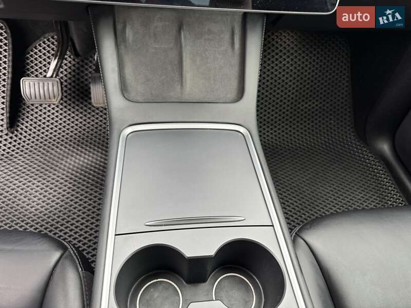 Позашляховик / Кросовер Tesla Model Y 2021 в Львові фото 21 Позашляховик / Кросовер Tesla Model Y 2021 в Львові