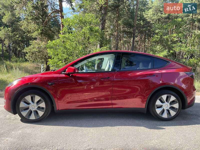 Позашляховик / Кросовер Tesla Model Y 2024 в Києві фото 4 Позашляховик / Кросовер Tesla Model Y 2024 в Києві