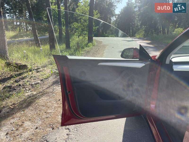 Позашляховик / Кросовер Tesla Model Y 2024 в Києві фото 14 Позашляховик / Кросовер Tesla Model Y 2024 в Києві