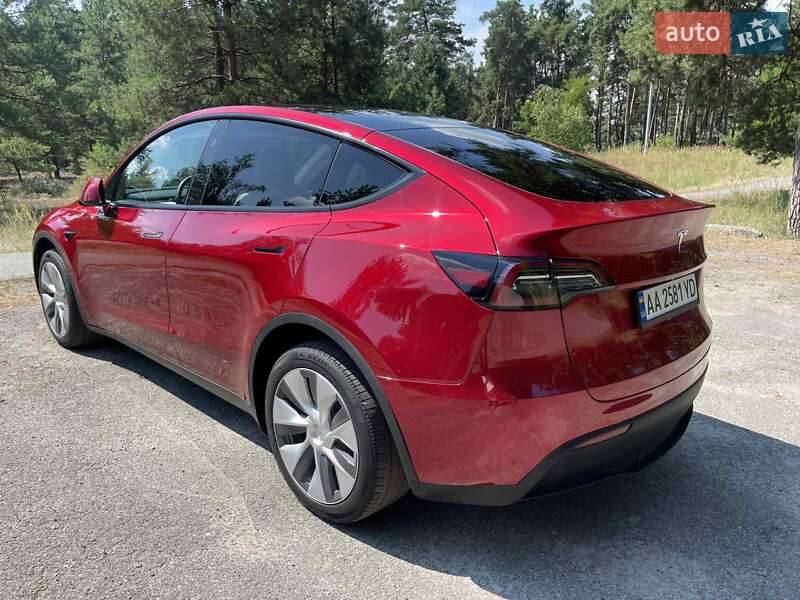 Позашляховик / Кросовер Tesla Model Y 2024 в Києві фото 24 Позашляховик / Кросовер Tesla Model Y 2024 в Києві