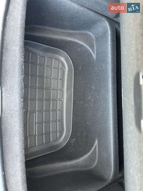 Позашляховик / Кросовер Tesla Model Y 2022 в Житомирі