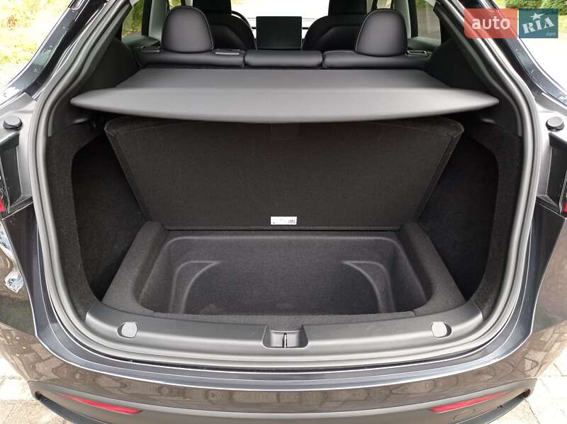 Внедорожник / Кроссовер Tesla Model Y 2024 в Ровно