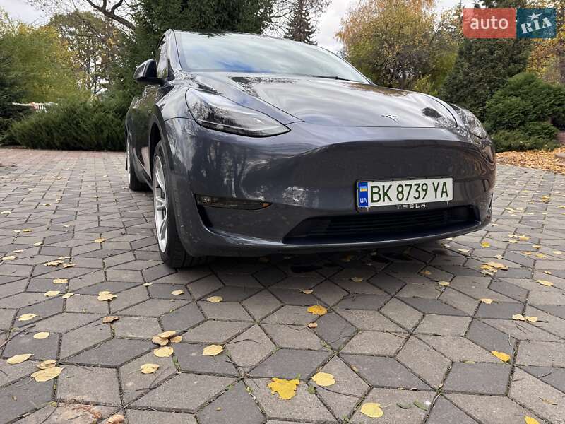 Позашляховик / Кросовер Tesla Model Y 2023 в Рівному фото 13 Позашляховик / Кросовер Tesla Model Y 2023 в Рівному