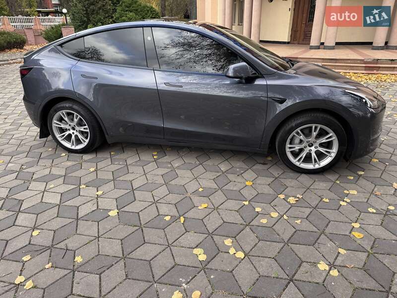 Позашляховик / Кросовер Tesla Model Y 2023 в Рівному фото 18 Позашляховик / Кросовер Tesla Model Y 2023 в Рівному