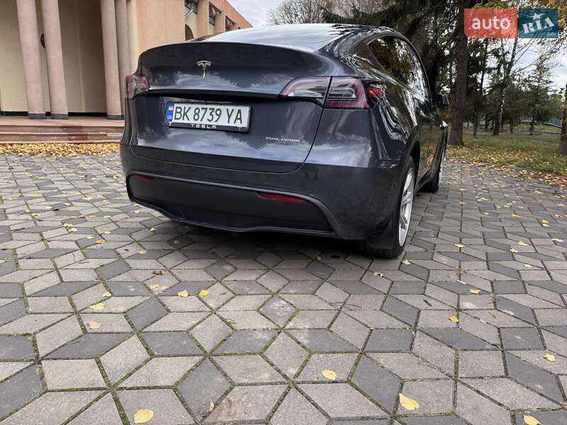 Позашляховик / Кросовер Tesla Model Y 2023 в Рівному фото 25 Позашляховик / Кросовер Tesla Model Y 2023 в Рівному