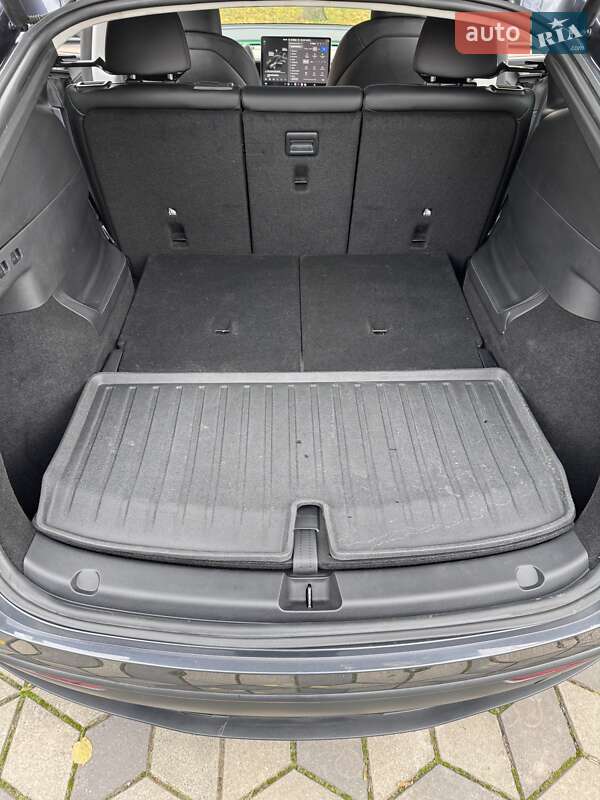 Позашляховик / Кросовер Tesla Model Y 2023 в Рівному фото 44 Позашляховик / Кросовер Tesla Model Y 2023 в Рівному