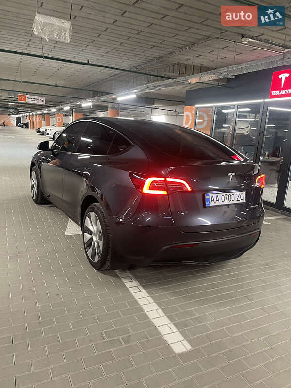 Позашляховик / Кросовер Tesla Model Y 2024 в Києві
