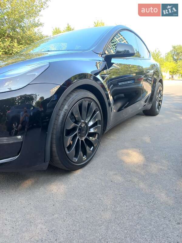 Позашляховик / Кросовер Tesla Model Y 2022 в Дніпрі