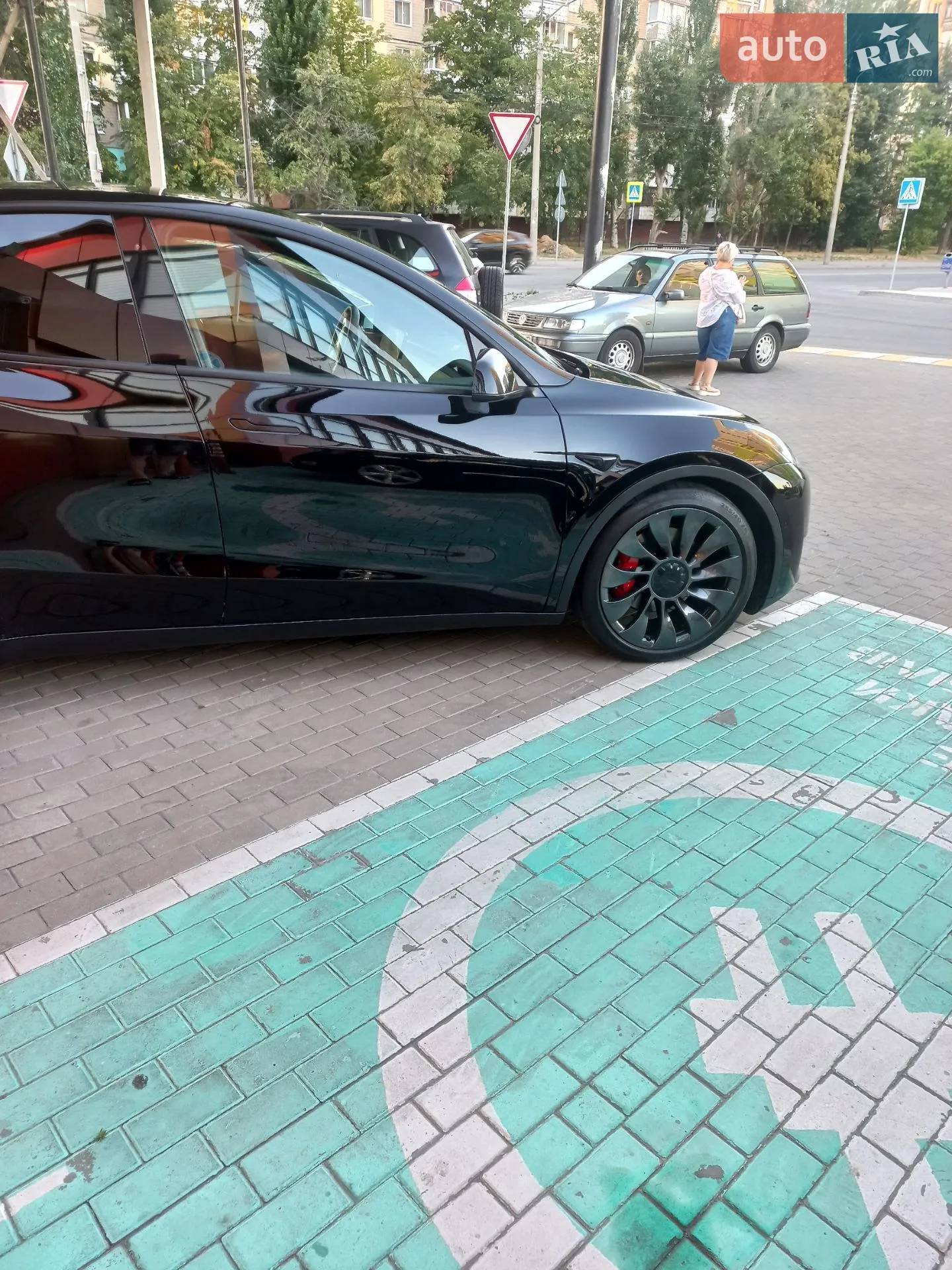 2022 Tesla Model Y - мініатюра 19