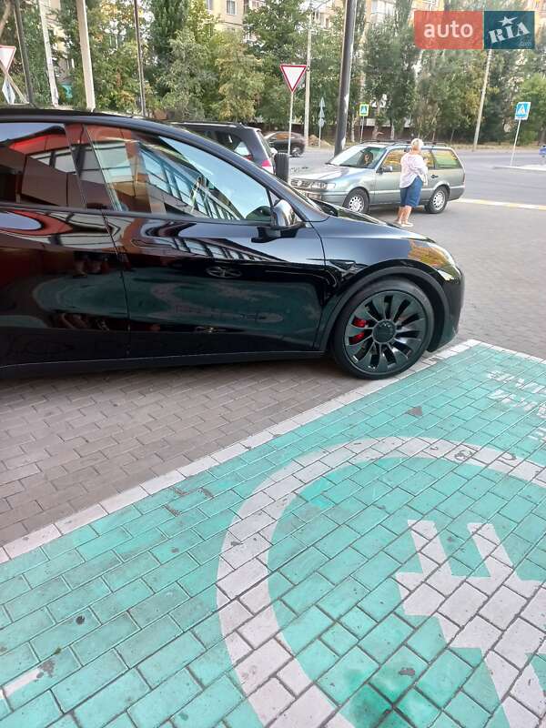 Позашляховик / Кросовер Tesla Model Y 2022 в Дніпрі