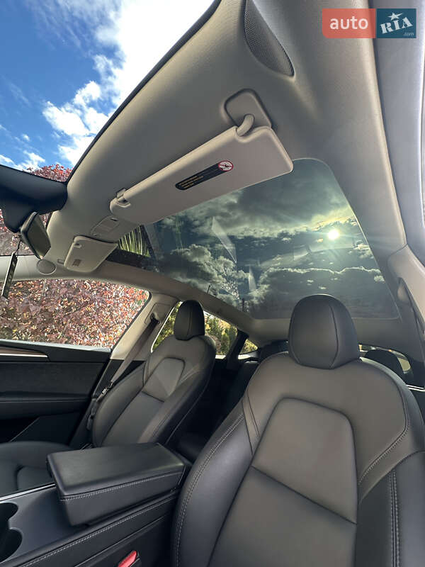 Внедорожник / Кроссовер Tesla Model Y 2023 в Черновцах