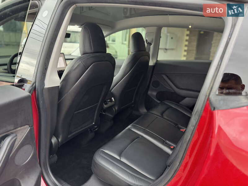 Позашляховик / Кросовер Tesla Model Y 2021 в Луцьку