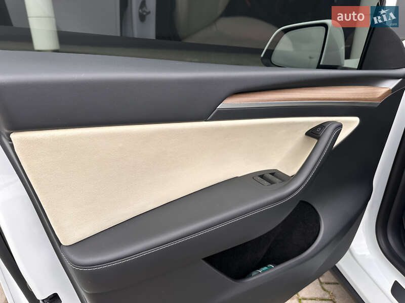 Внедорожник / Кроссовер Tesla Model Y 2023 в Киеве фото 31 Внедорожник / Кроссовер Tesla Model Y 2023 в Киеве