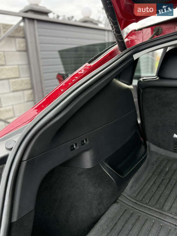 Позашляховик / Кросовер Tesla Model Y 2022 в Дубні фото 23 Позашляховик / Кросовер Tesla Model Y 2022 в Дубні