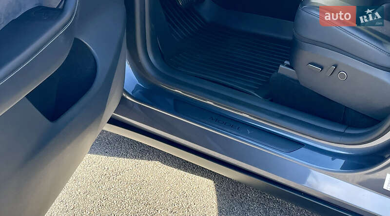 Внедорожник / Кроссовер Tesla Model Y 2023 в Днепре