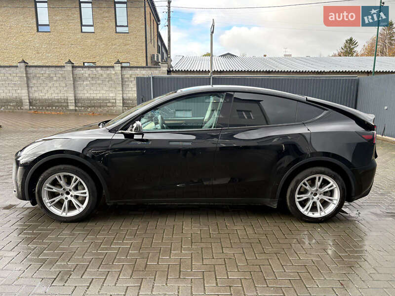 Позашляховик / Кросовер Tesla Model Y 2023 в Рівному