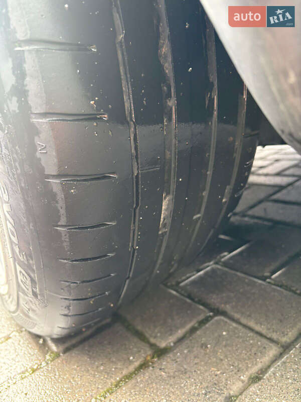 Позашляховик / Кросовер Tesla Model Y 2023 в Рівному