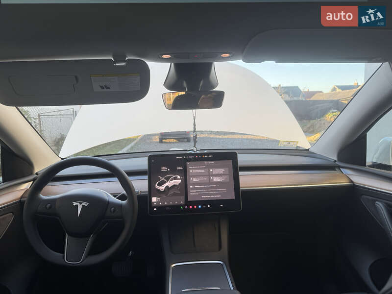 Позашляховик / Кросовер Tesla Model Y 2024 в Львові фото 12 Позашляховик / Кросовер Tesla Model Y 2024 в Львові