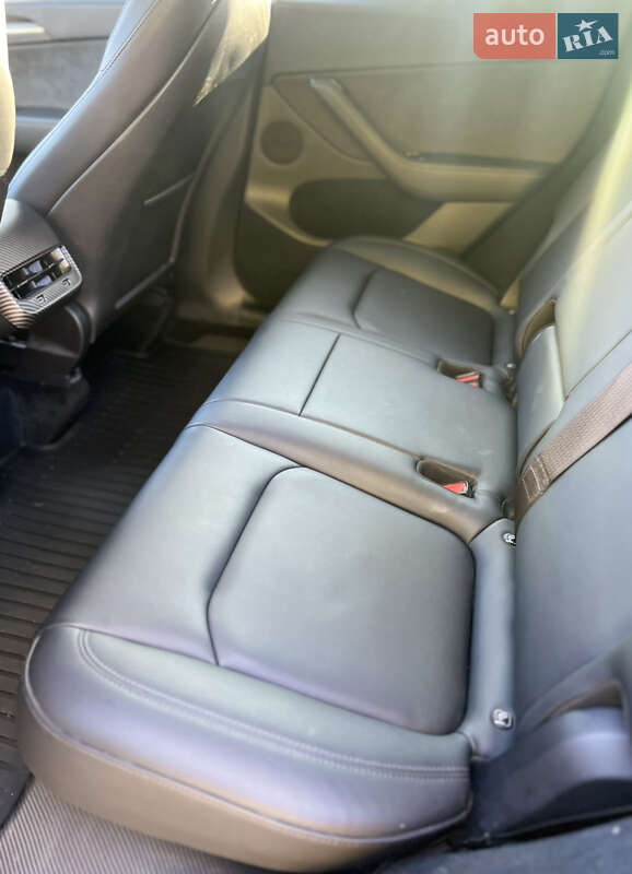 Позашляховик / Кросовер Tesla Model Y 2023 в Вінниці