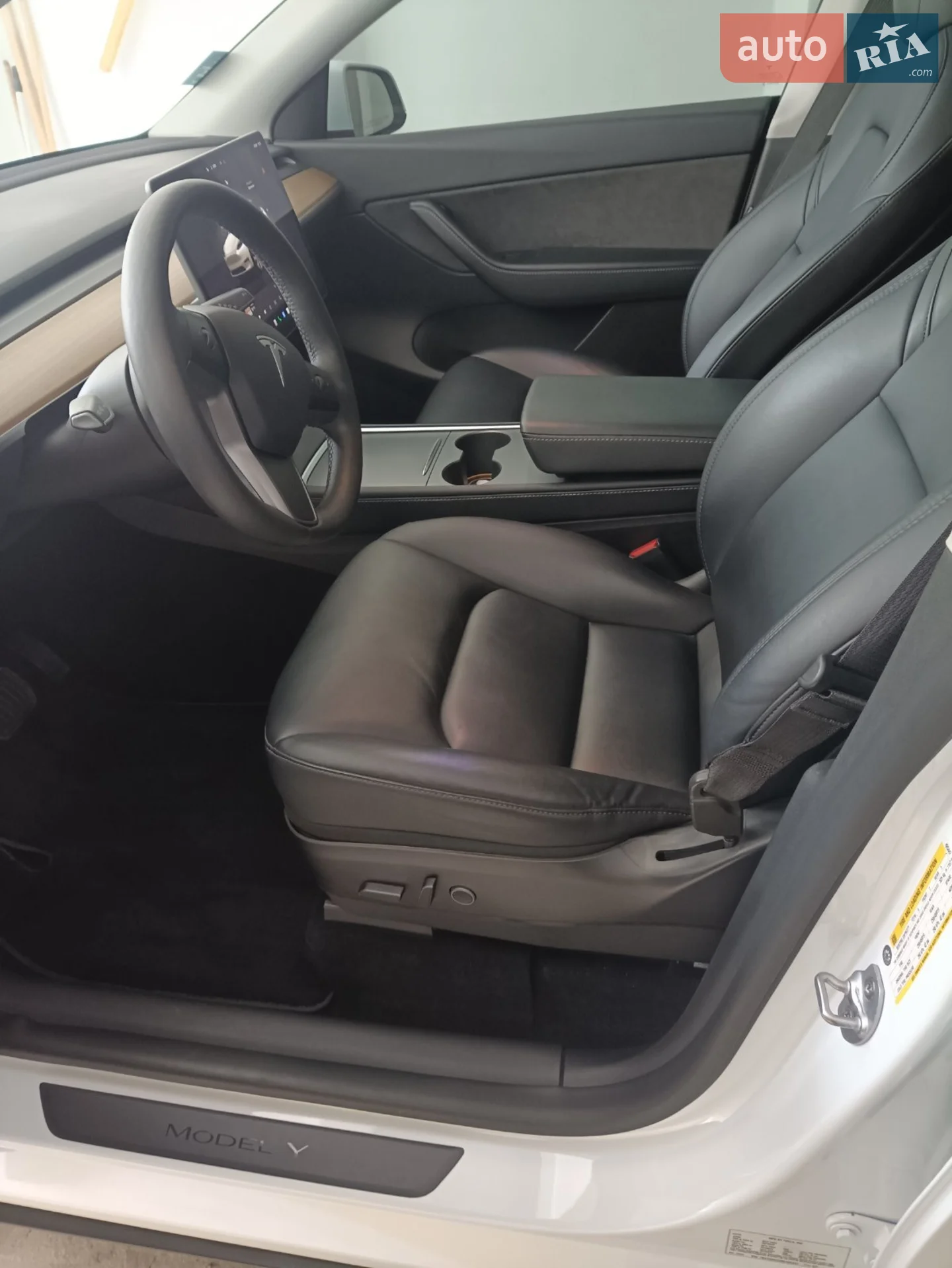 2022 Tesla Model Y - мініатюра 3