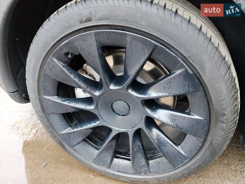Позашляховик / Кросовер Tesla Model Y 2023 в Києві фото 19 Позашляховик / Кросовер Tesla Model Y 2023 в Києві