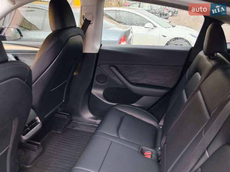 Позашляховик / Кросовер Tesla Model Y 2023 в Києві фото 24 Позашляховик / Кросовер Tesla Model Y 2023 в Києві