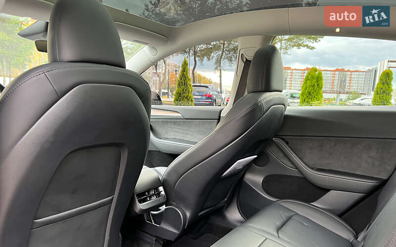 Внедорожник / Кроссовер Tesla Model Y 2024 в Львове