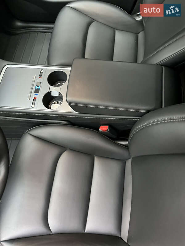 Внедорожник / Кроссовер Tesla Model Y 2022 в Броварах