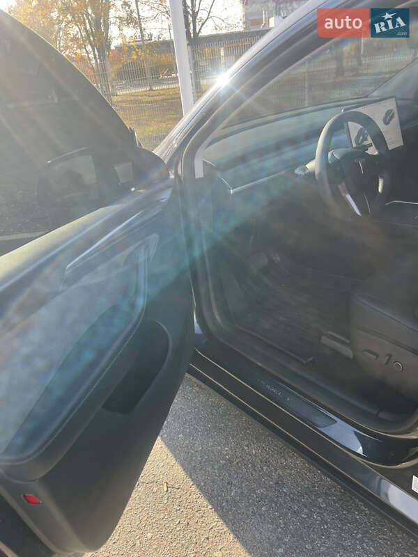 Внедорожник / Кроссовер Tesla Model Y 2024 в Днепре фото 10 Внедорожник / Кроссовер Tesla Model Y 2024 в Днепре