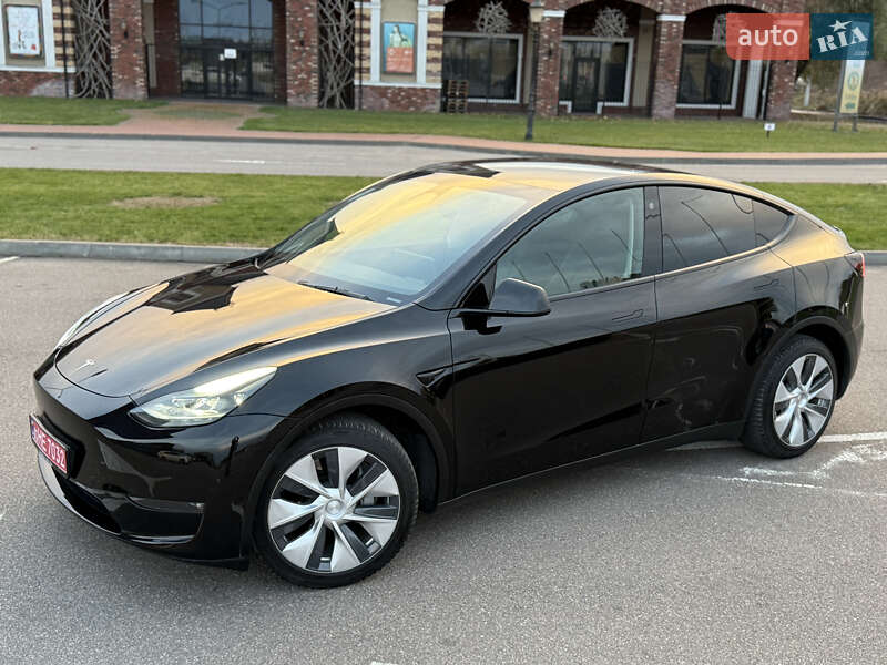 Внедорожник / Кроссовер Tesla Model Y 2023 в Киеве