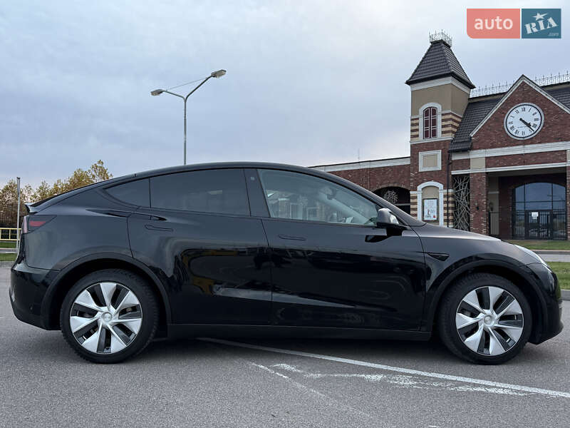 Внедорожник / Кроссовер Tesla Model Y 2023 в Киеве