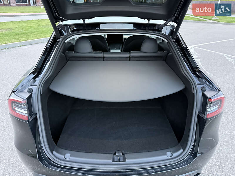 Внедорожник / Кроссовер Tesla Model Y 2023 в Киеве