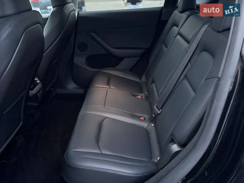 Внедорожник / Кроссовер Tesla Model Y 2023 в Киеве