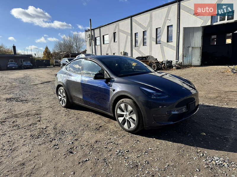 Позашляховик / Кросовер Tesla Model Y 2023 в Рівному фото 12 Позашляховик / Кросовер Tesla Model Y 2023 в Рівному