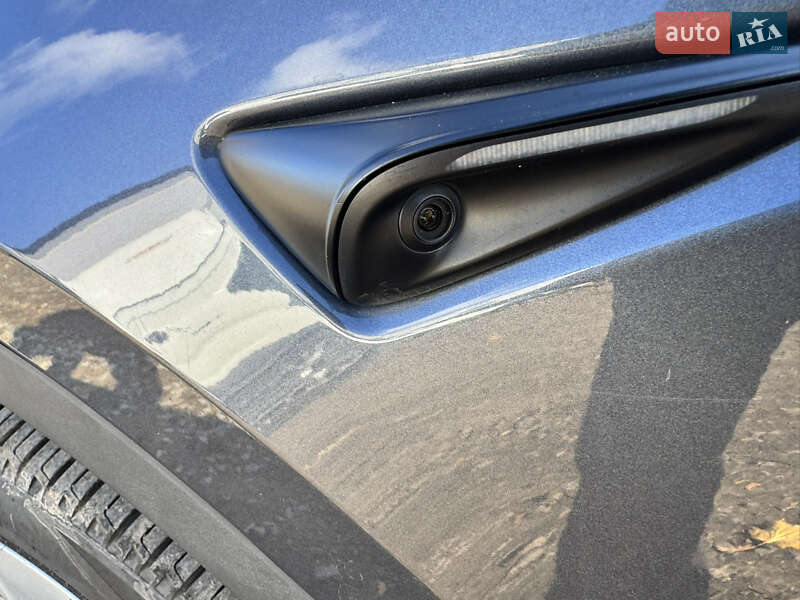 Позашляховик / Кросовер Tesla Model Y 2023 в Рівному фото 15 Позашляховик / Кросовер Tesla Model Y 2023 в Рівному